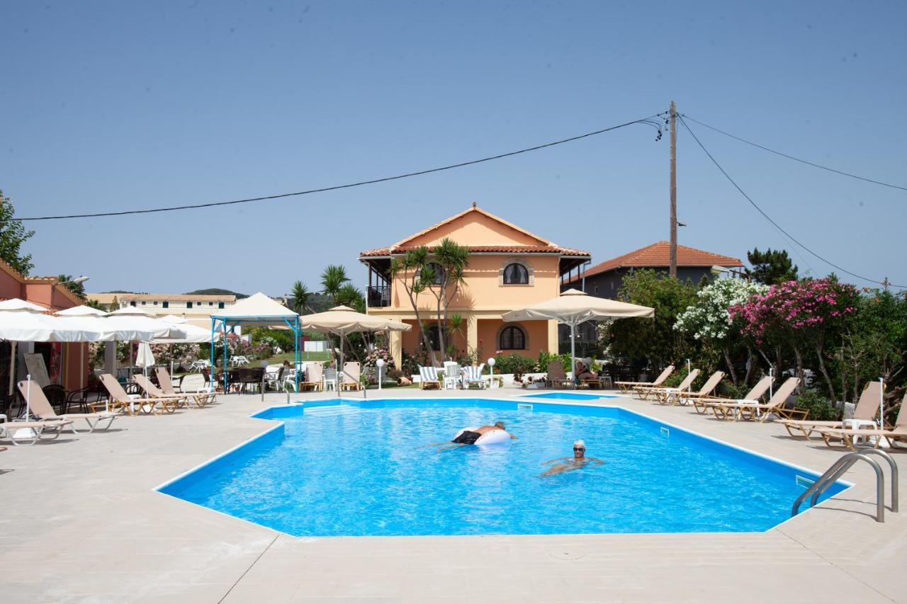 Lord Complex Aparthotel Agios Georgios  ภายนอก รูปภาพ
