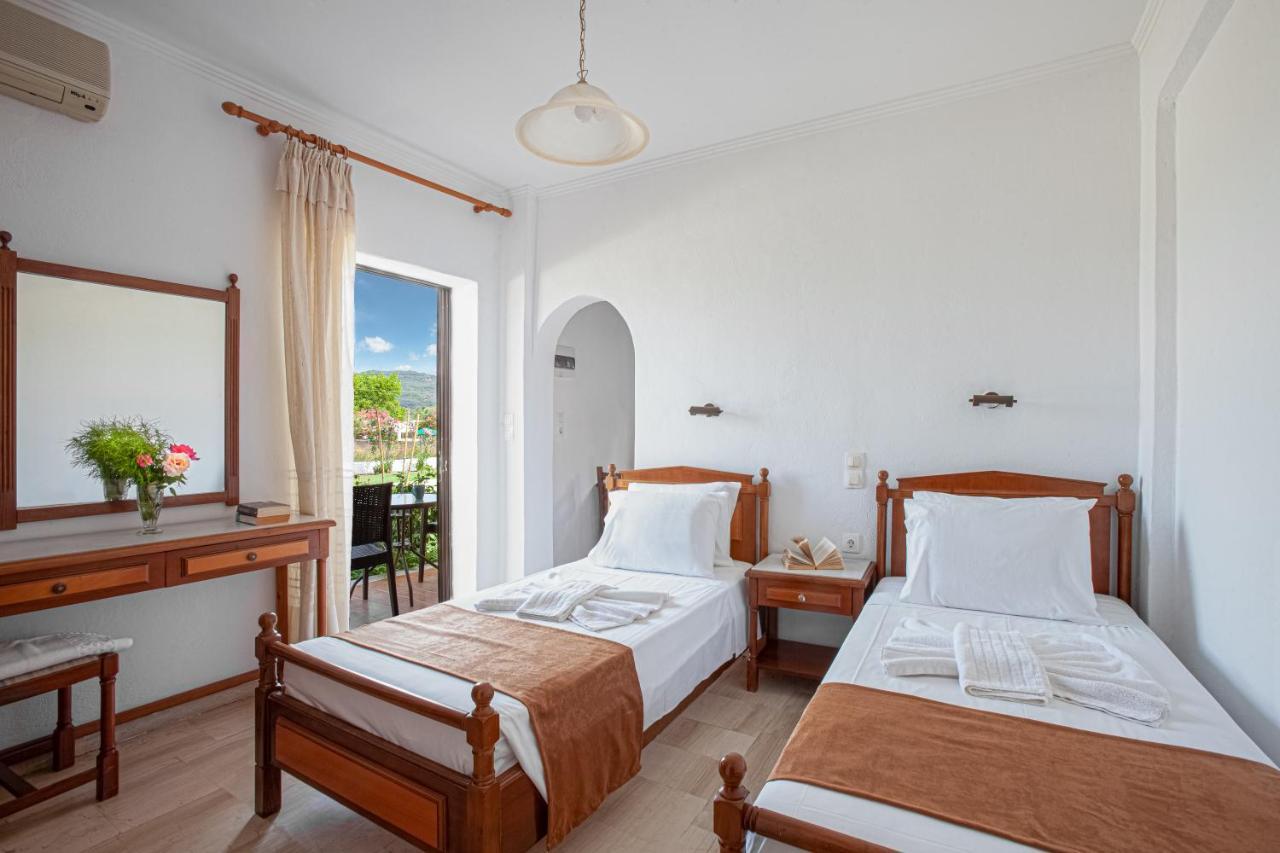 Lord Complex Aparthotel Agios Georgios  ภายนอก รูปภาพ