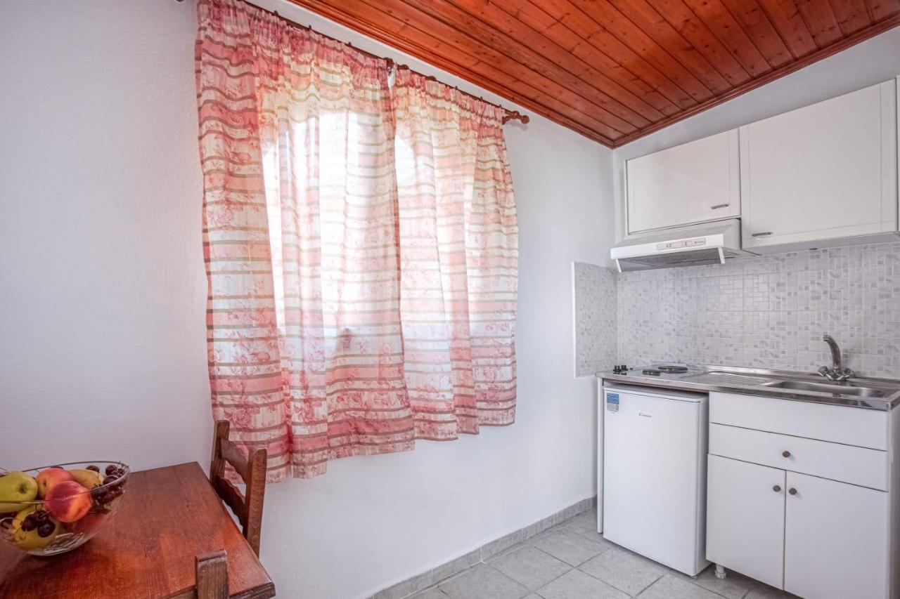 Lord Complex Aparthotel Agios Georgios  ภายนอก รูปภาพ