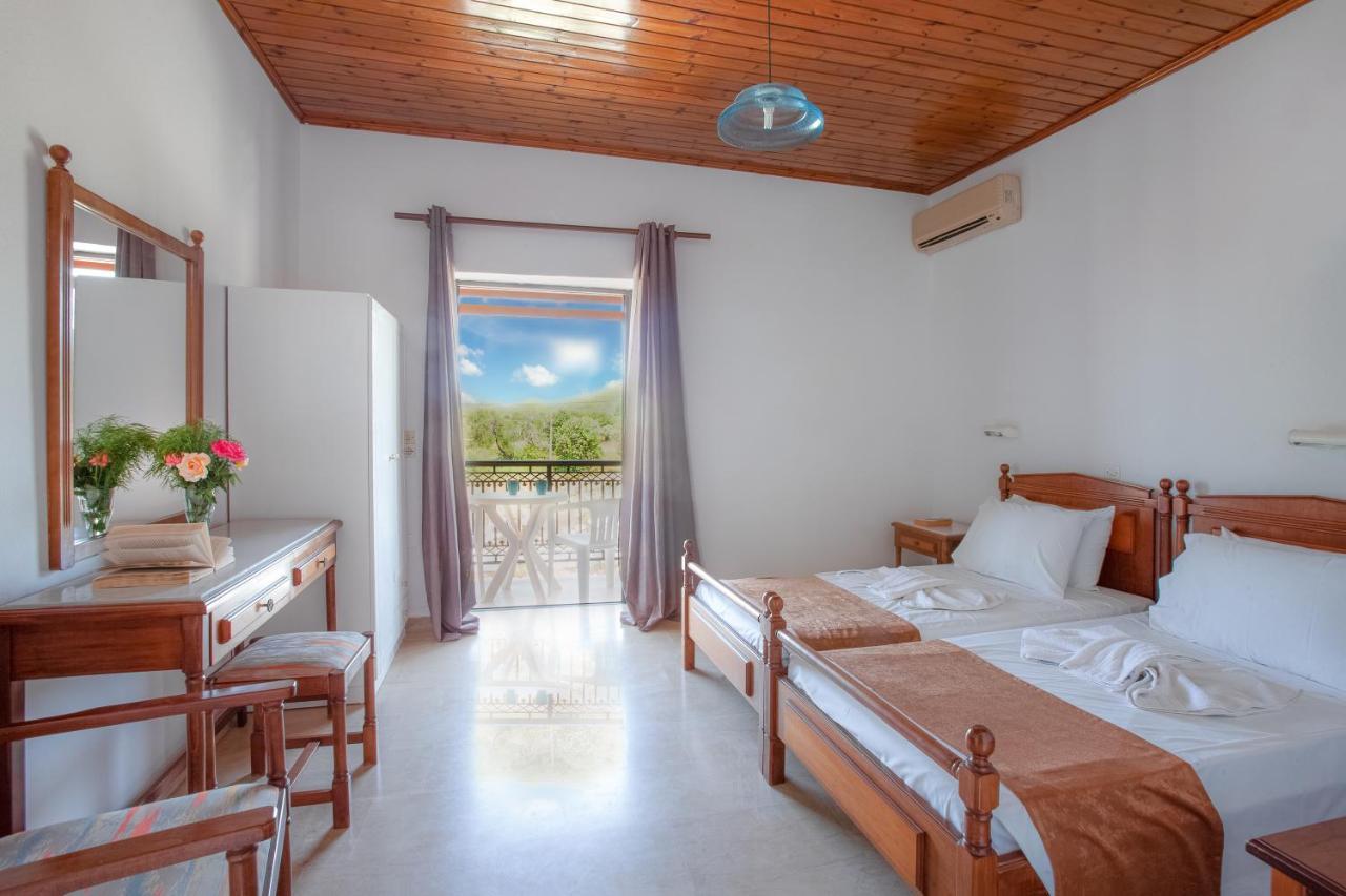 Lord Complex Aparthotel Agios Georgios  ภายนอก รูปภาพ