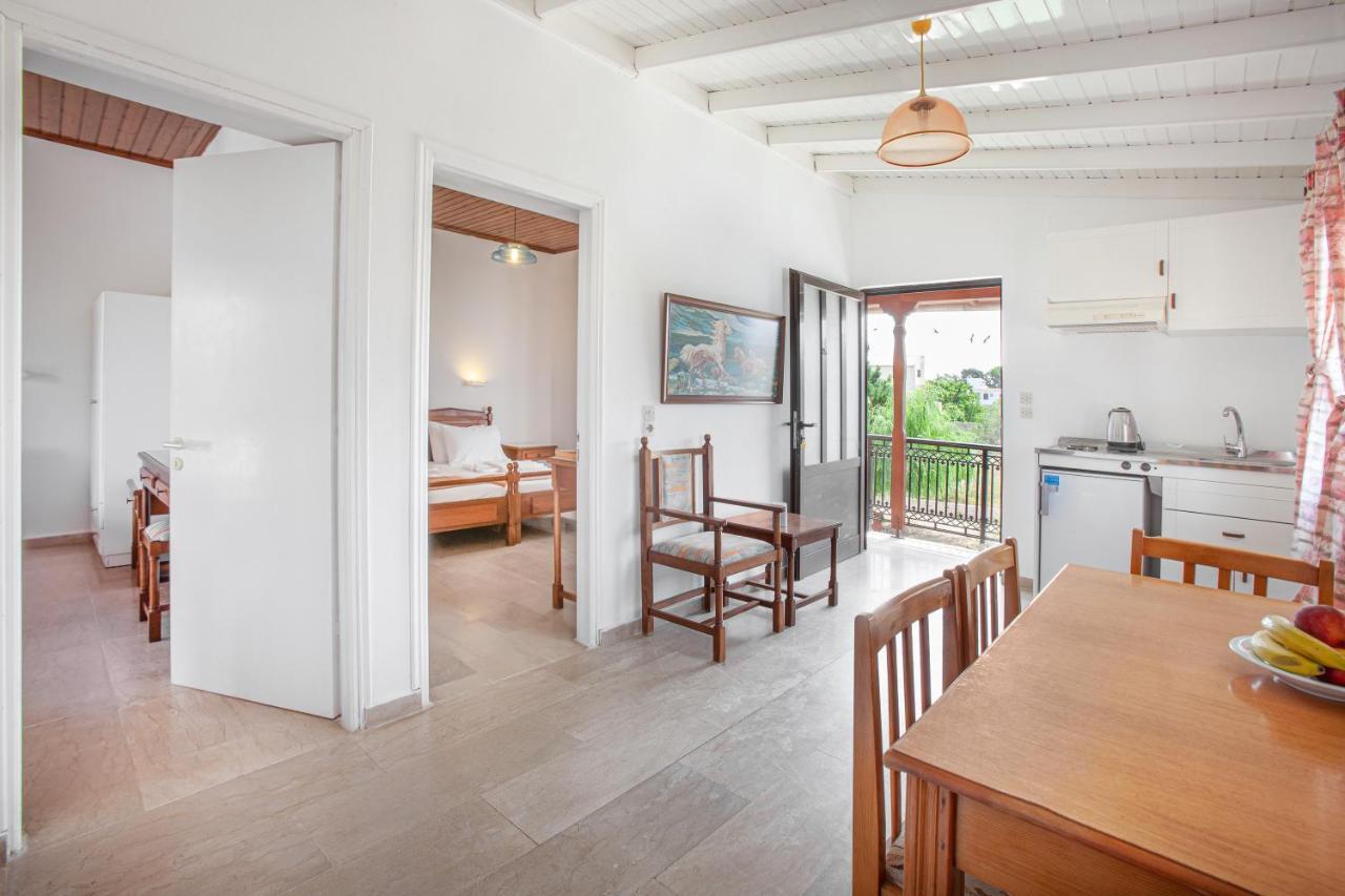 Lord Complex Aparthotel Agios Georgios  ภายนอก รูปภาพ