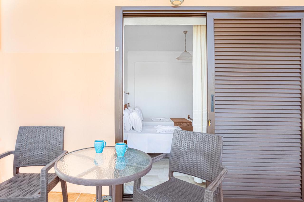 Lord Complex Aparthotel Agios Georgios  ภายนอก รูปภาพ