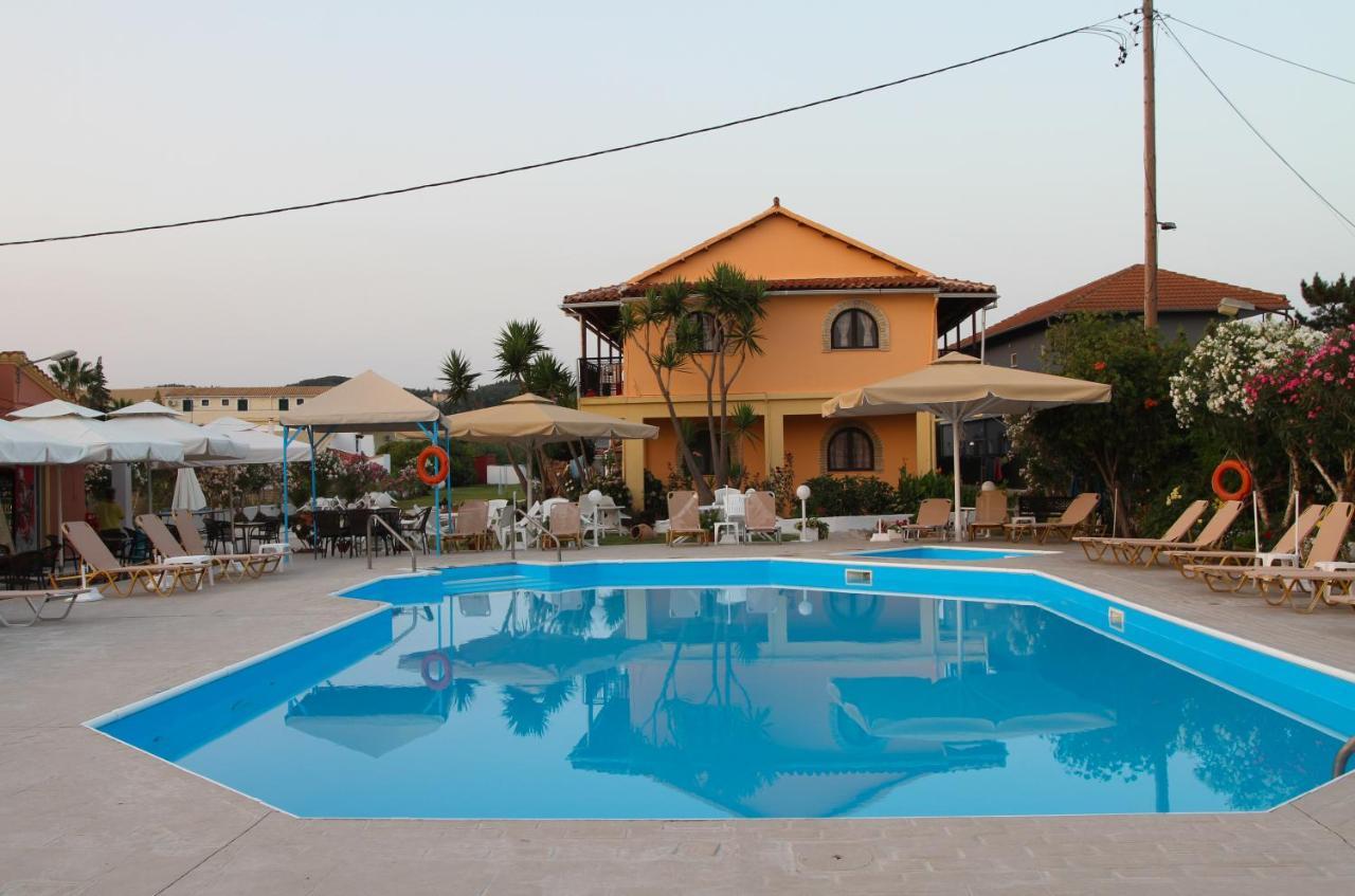 Lord Complex Aparthotel Agios Georgios  ภายนอก รูปภาพ
